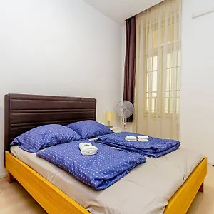 https://luminous-design-apartment-w18.inbudapesthotels.com